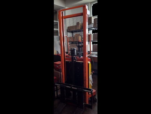 YARI AKÜLÜ İSTİF MAKİNASI