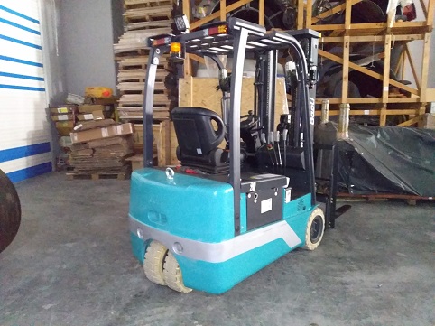 Kiralık Akülü Forklift 3 Tekerlekli